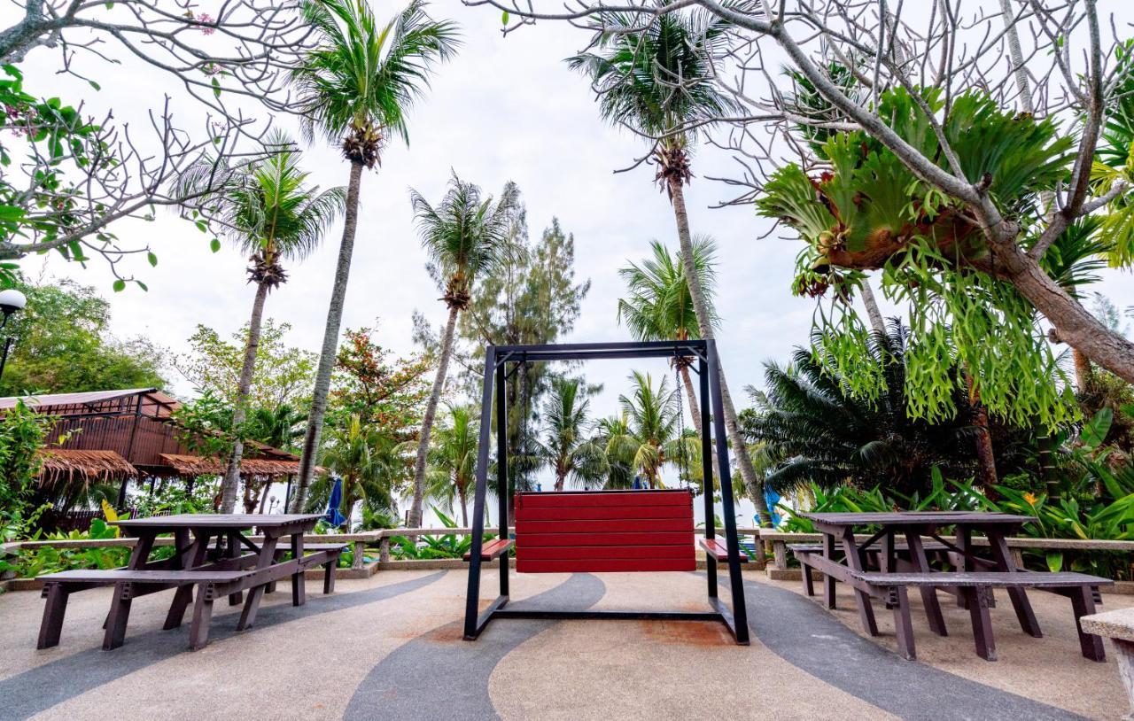 Seaview Deluxe Studio Couples Room S Tanjung Bungah (Penang) Ngoại thất bức ảnh