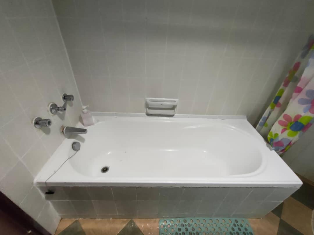 Seaview Deluxe Studio Couples Room S Tanjung Bungah (Penang) Ngoại thất bức ảnh