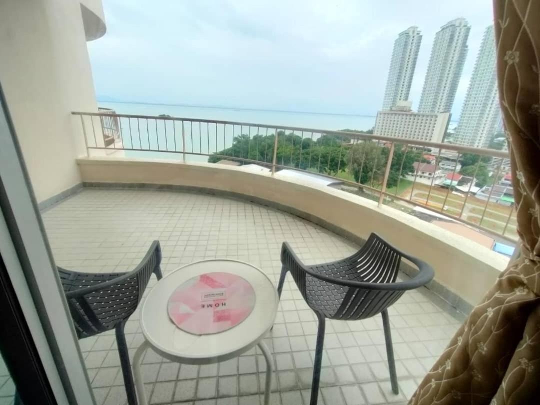 Seaview Deluxe Studio Couples Room S Tanjung Bungah (Penang) Ngoại thất bức ảnh